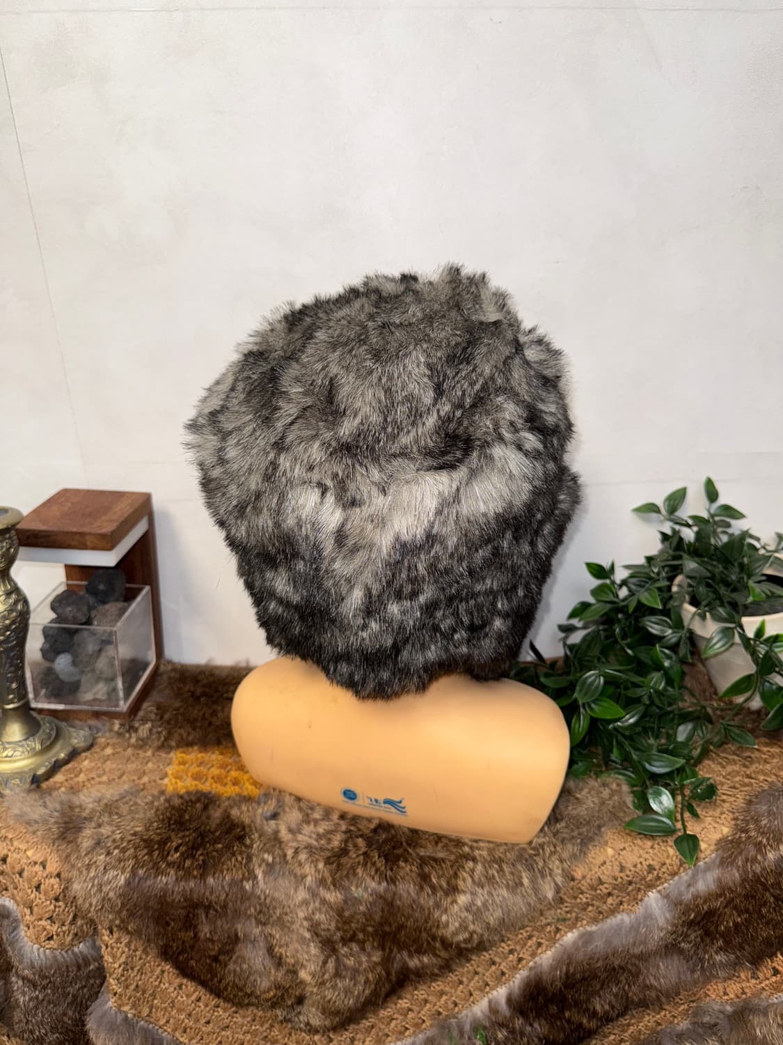 Mixed black & gray fur trapper hat 상품이미지3