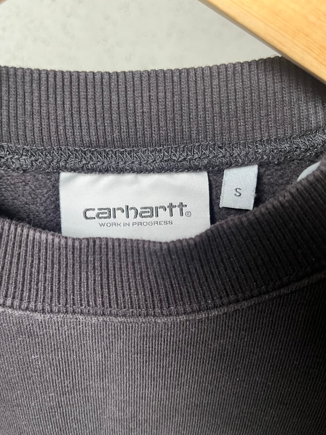 칼하트 WIP 하트패치 크루넥 오버핏 상품이미지4