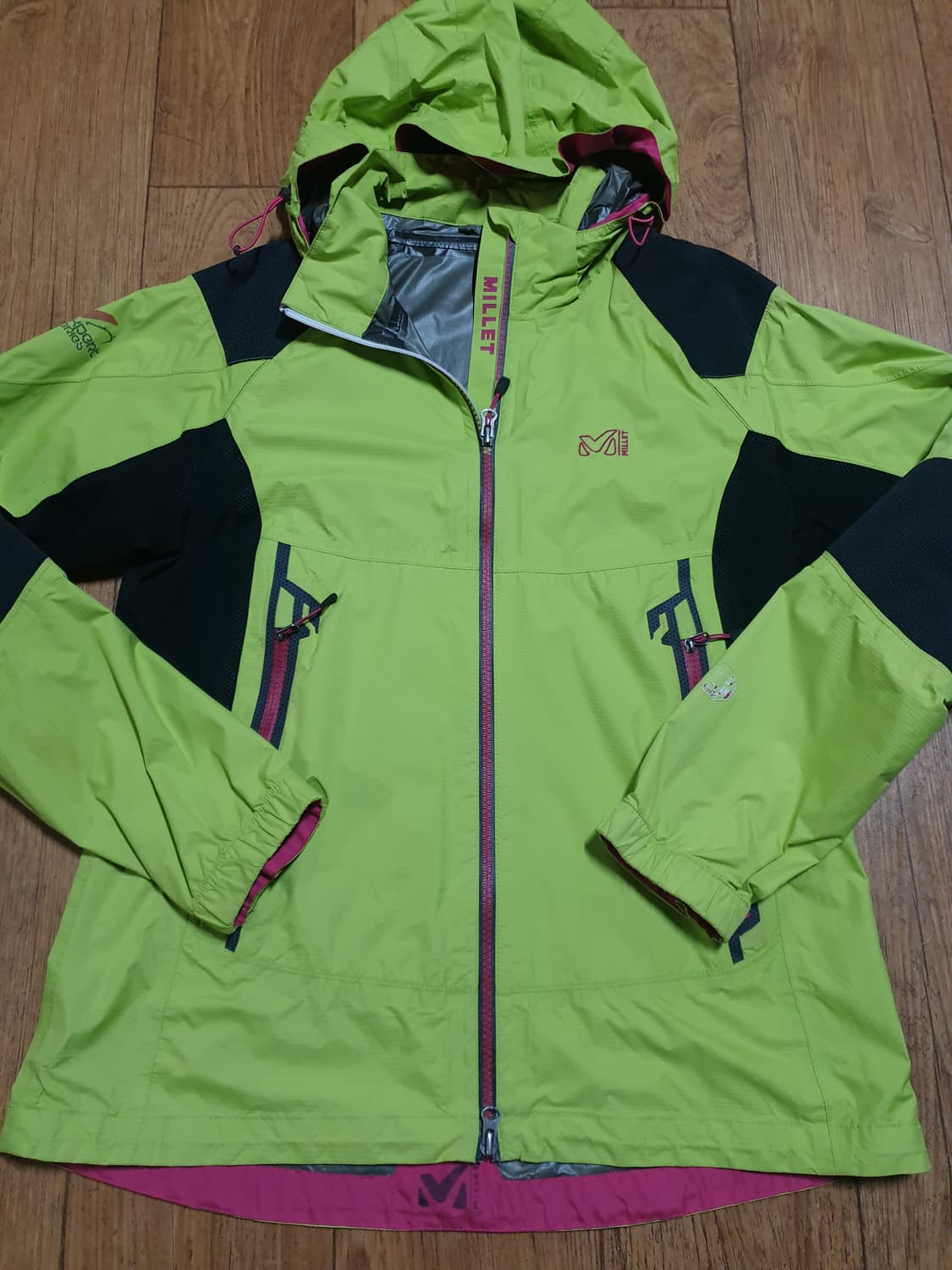 1090 밀레 아웃도어 바람막이 95~100 사이즈입니다 상품이미지2