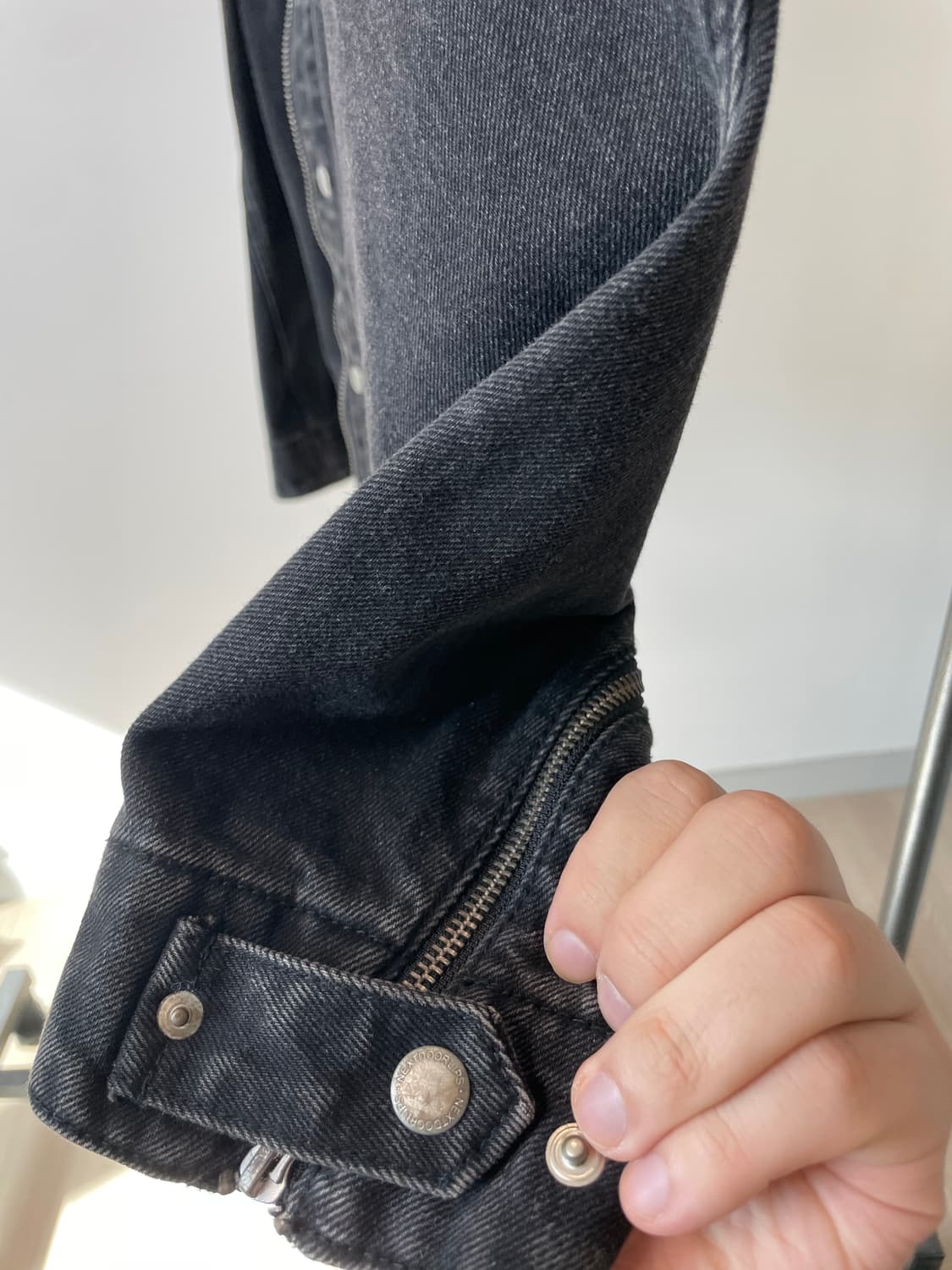 (1사이즈) 넥스트도어립스 트위스트 지퍼 트러커 상품이미지5