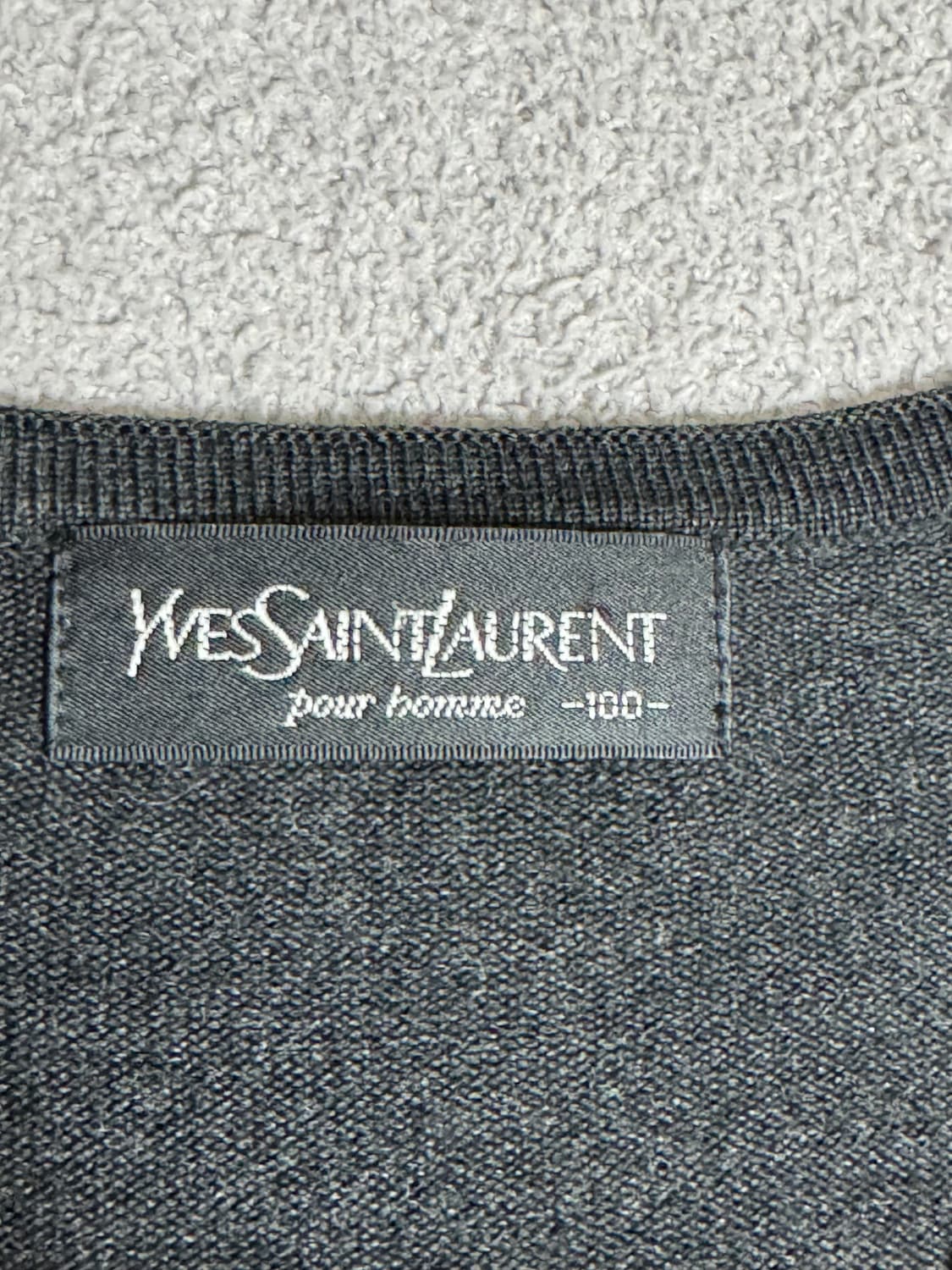 YSL 생로랑 차콜 그레이 V넥 울 니트 상품이미지3