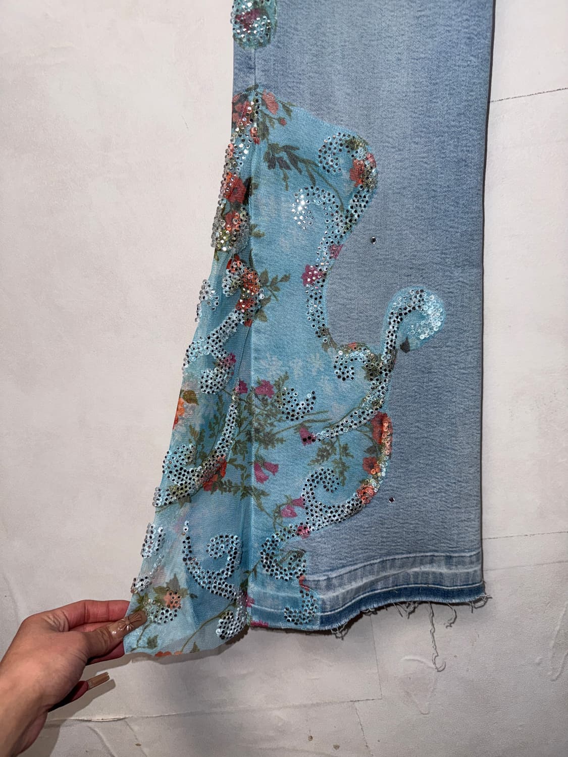 Denim ethnic floral beads detail 부츠컷팬츠 상품이미지6