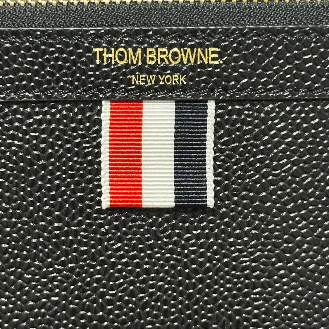 [정품 OS] 톰브라운 삼선탭 페블 그레인 클러치 블랙 상품이미지3