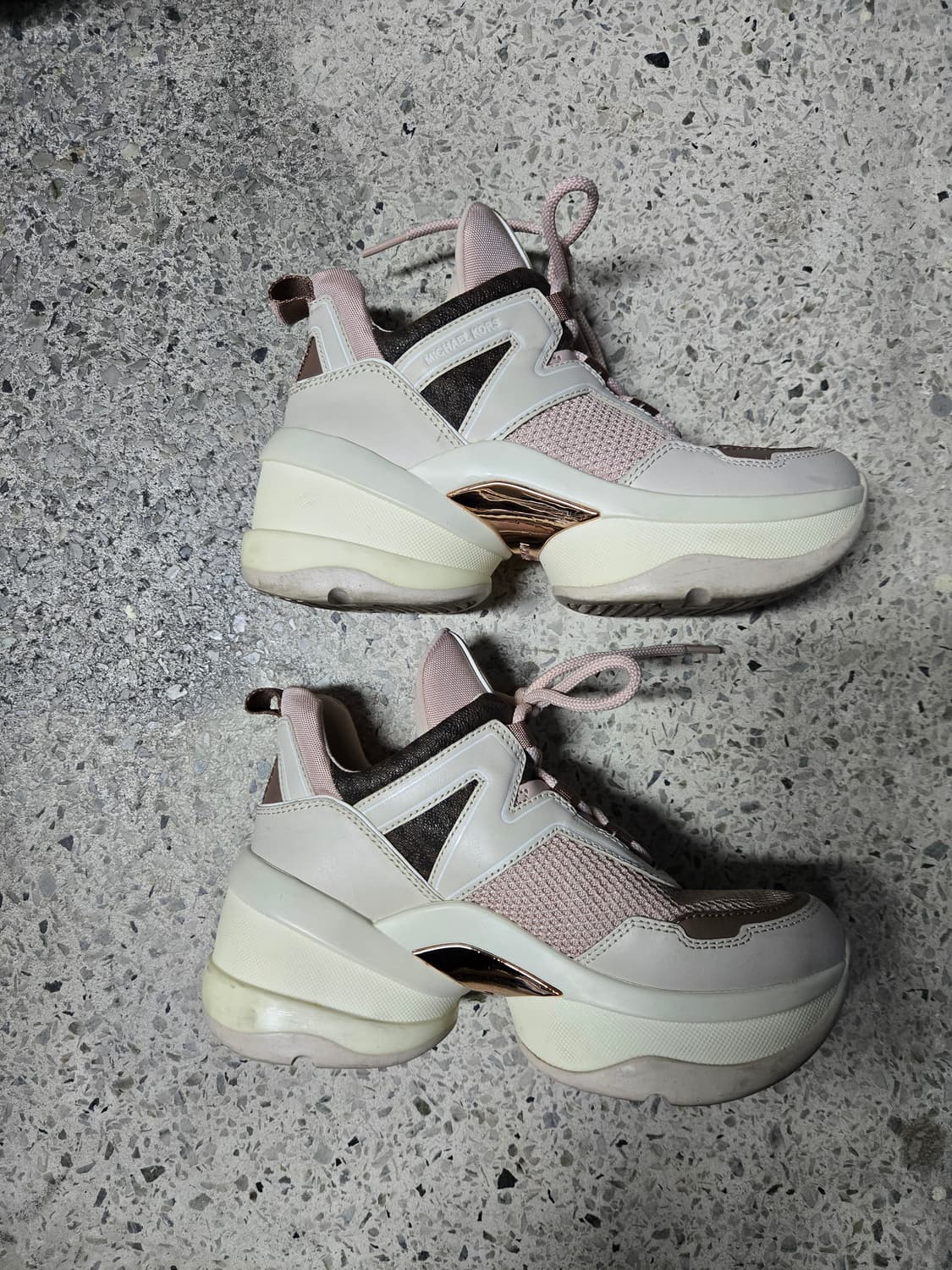 마이클코어스 올림피아 트레이너 스니커즈 6M 상품이미지3