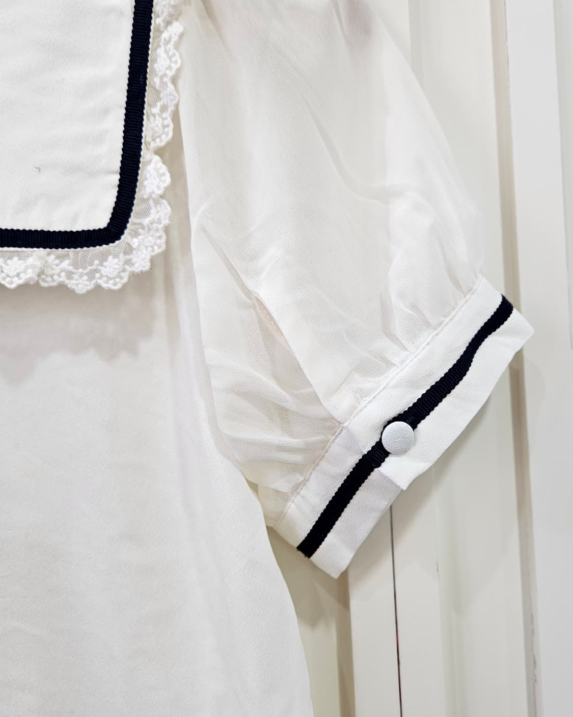 (Axes Femme Poetique)세일러카라 리본 프릴 블라우스 상품이미지8