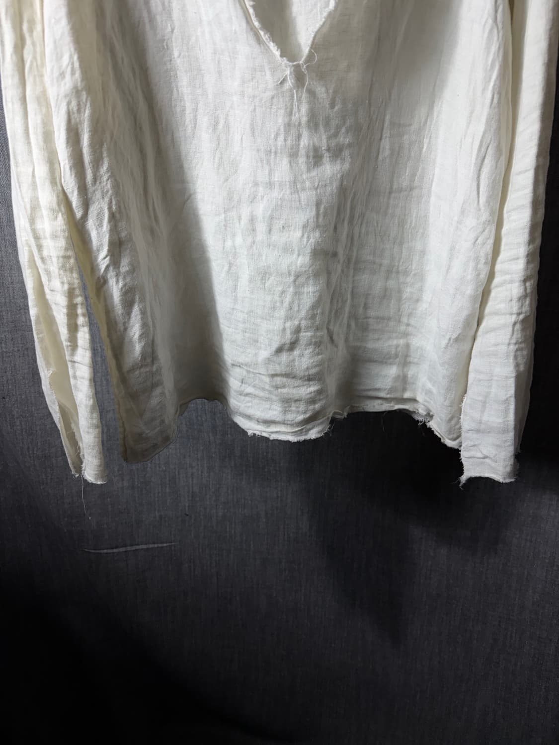 엘레나 도슨 컷오프 오픈넥 티셔츠 상품이미지5