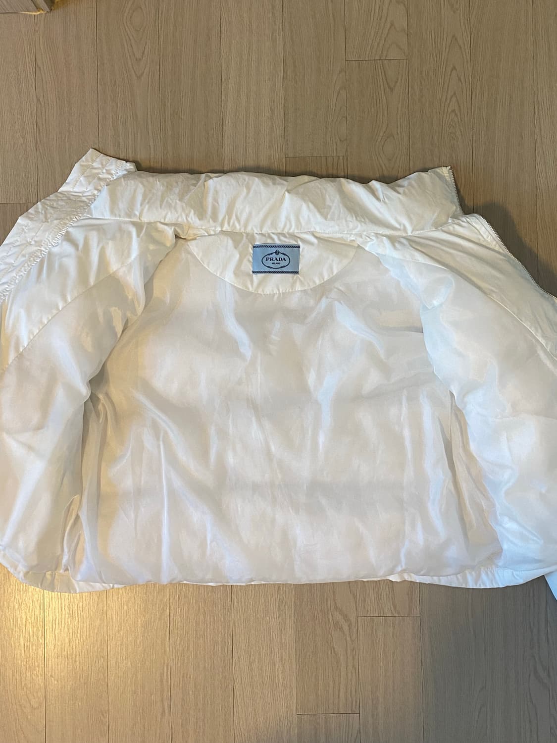 프라다 패딩 (여성용) 55~66 상품이미지3