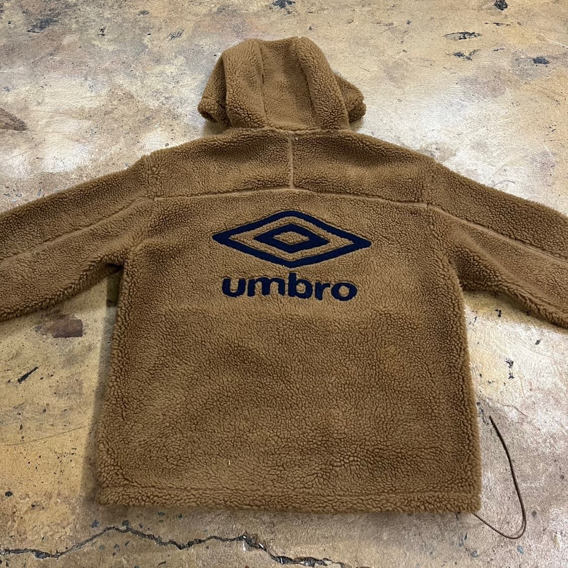 엄브로 브라운 후리스 100 상품이미지4