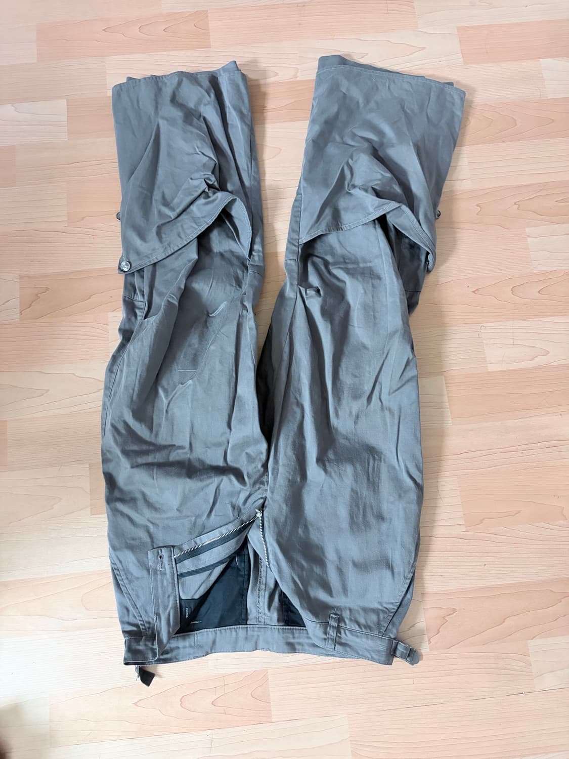해칭룸 아머팬츠 4사이즈 브라운 팝니다 상품이미지1