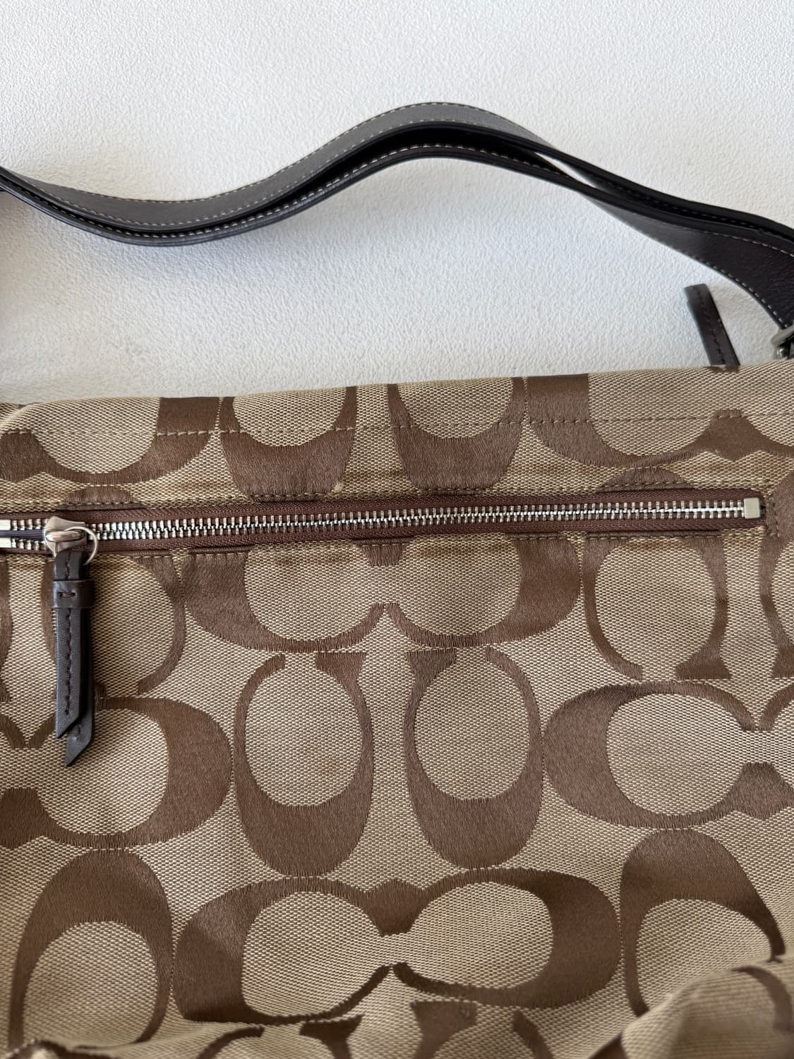 코치(Coach) 모노그램 크로스백(숄더 변형 가능) 상품이미지10