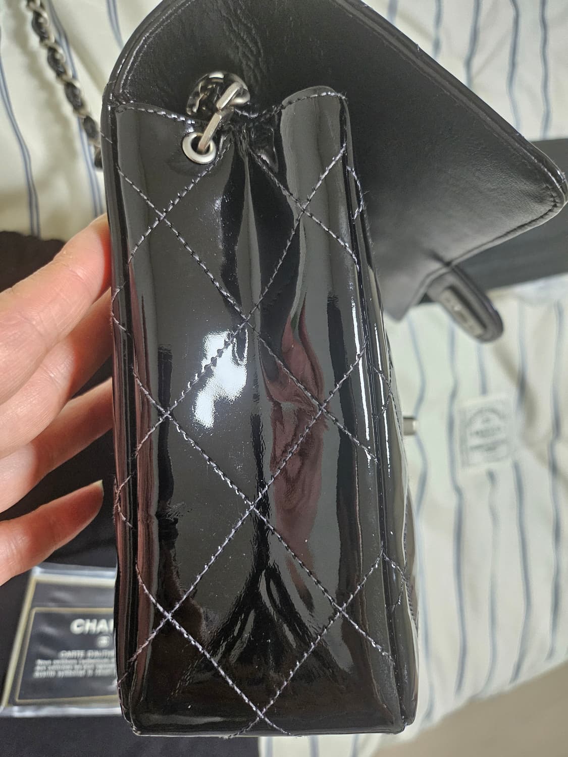 샤넬 6번대 페이던트 레더 클래식 미디엄 은장 상품이미지8