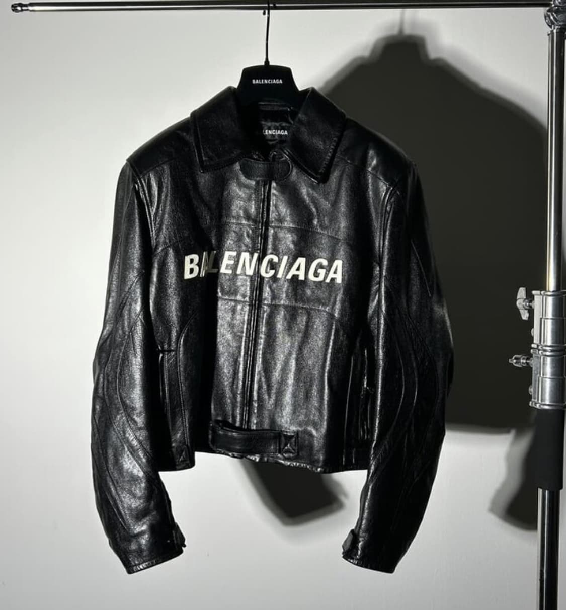 발렌시아가 버팔로레더자켓 구매 상품이미지1