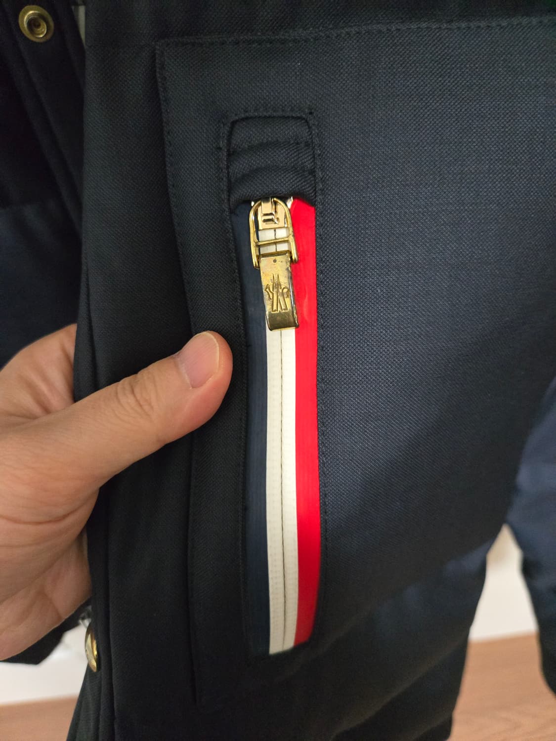 정품 몽클레어 감마블루 패딩 상품이미지5