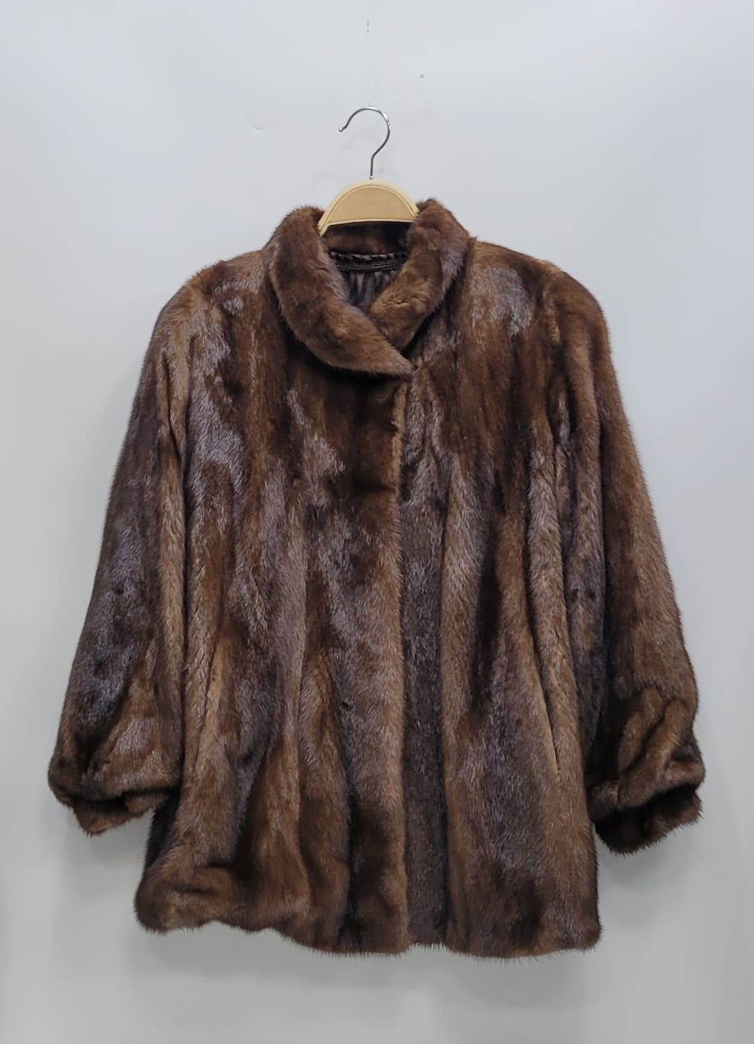 삼미모피 사가 밍크 하프 코트 / 여 66 (88-96-160)
 상품이미지1