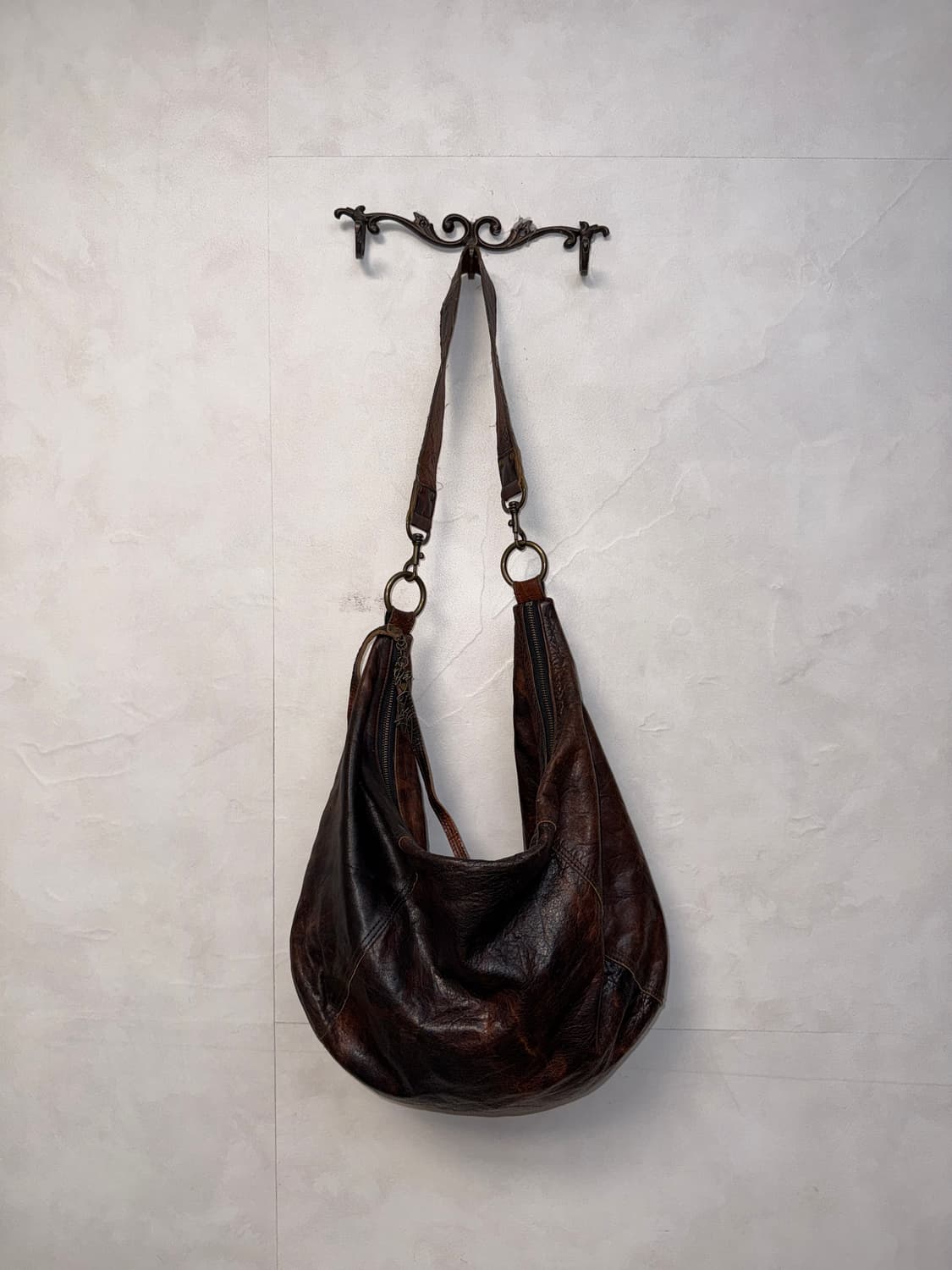 TANKUS brown tie dye lamb skin cross bag 상품이미지1