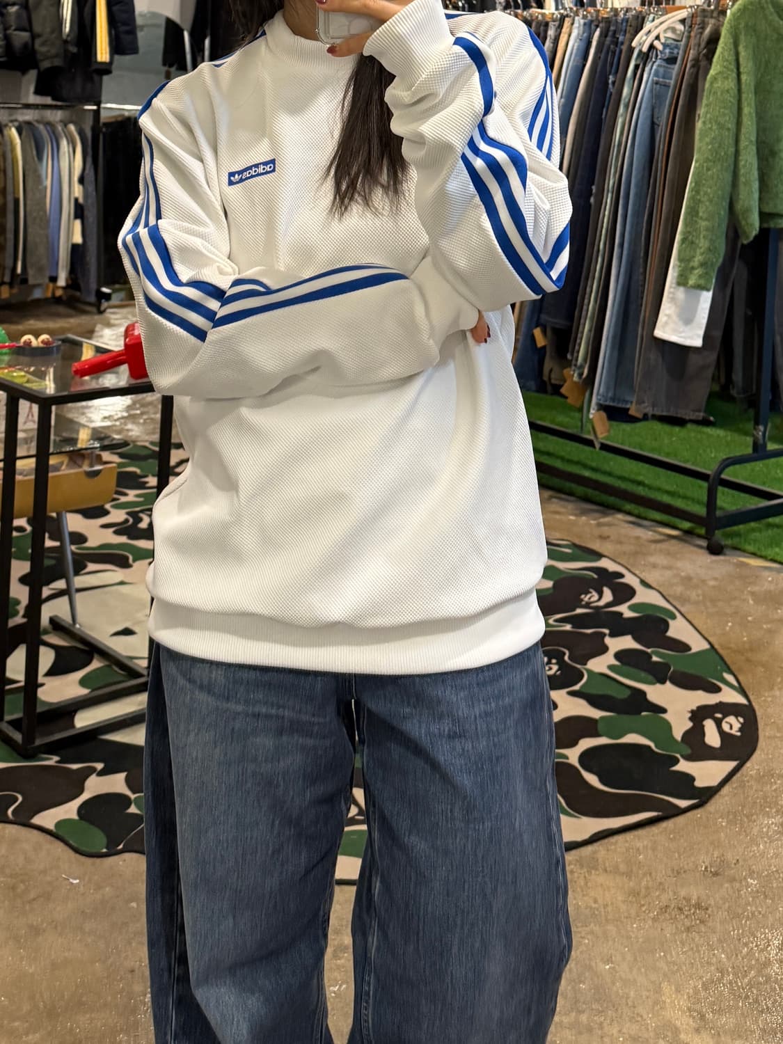 아디다스 화이트 블루 와플 맨투맨 상품이미지4