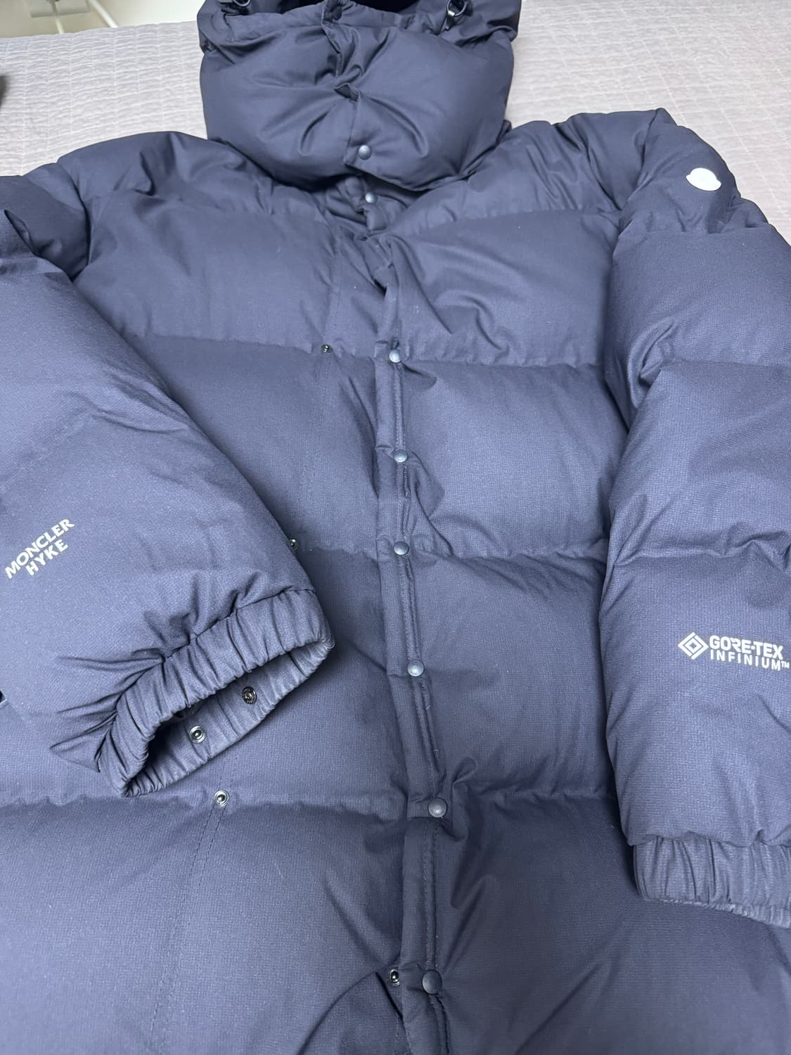 몽클레르 하이크 네이비 패딩 상품이미지2