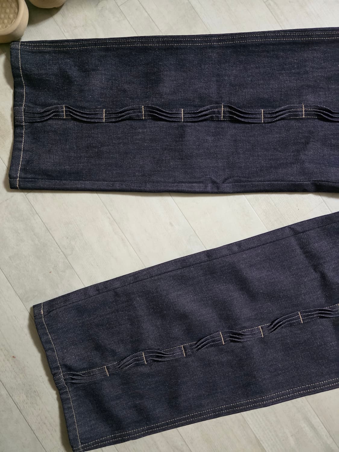 앤더슨벨 패치워크 웨이브 턱 와이드 팬츠 29 상품이미지5