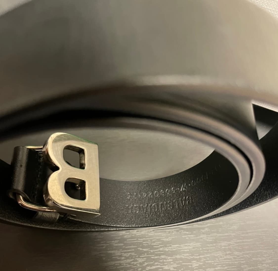 발렌시아가 우먼스 B로고 블랙 가죽 벨트 (풀박스) 상품이미지3