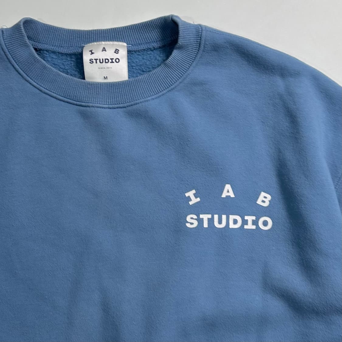 아이앱 스튜디오 블루 맨투맨   상품이미지3