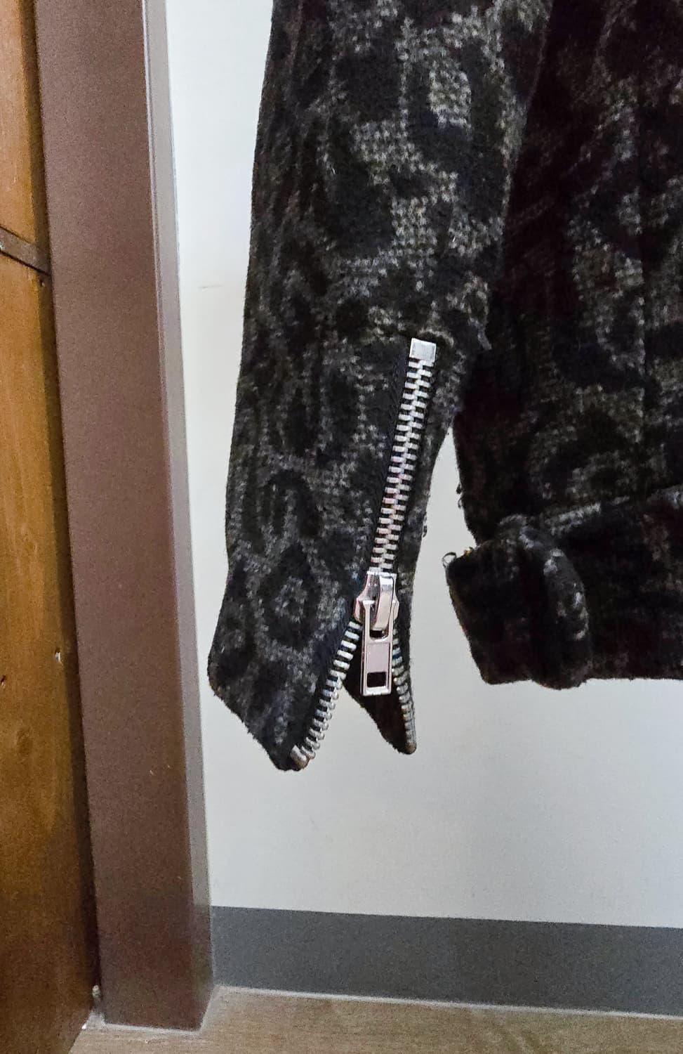 S 오버핏) 새컨디션 /포에버21 패턴 라이더 자켓 상품이미지5