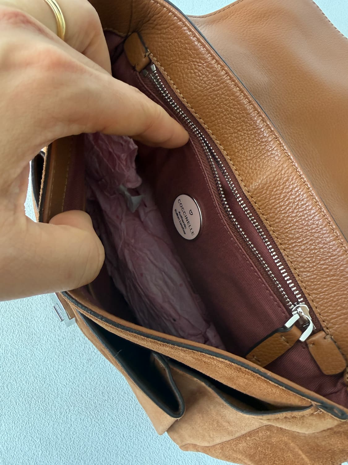 코치넬리(COCCINELLE) 스웨이드&레더 토트백(크로스 가능) 상품이미지8