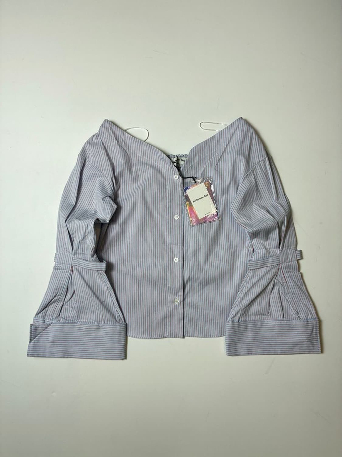 앤더슨벨 오프숄더 스트라이프 벌룬 블라우스 PN8949 상품이미지1