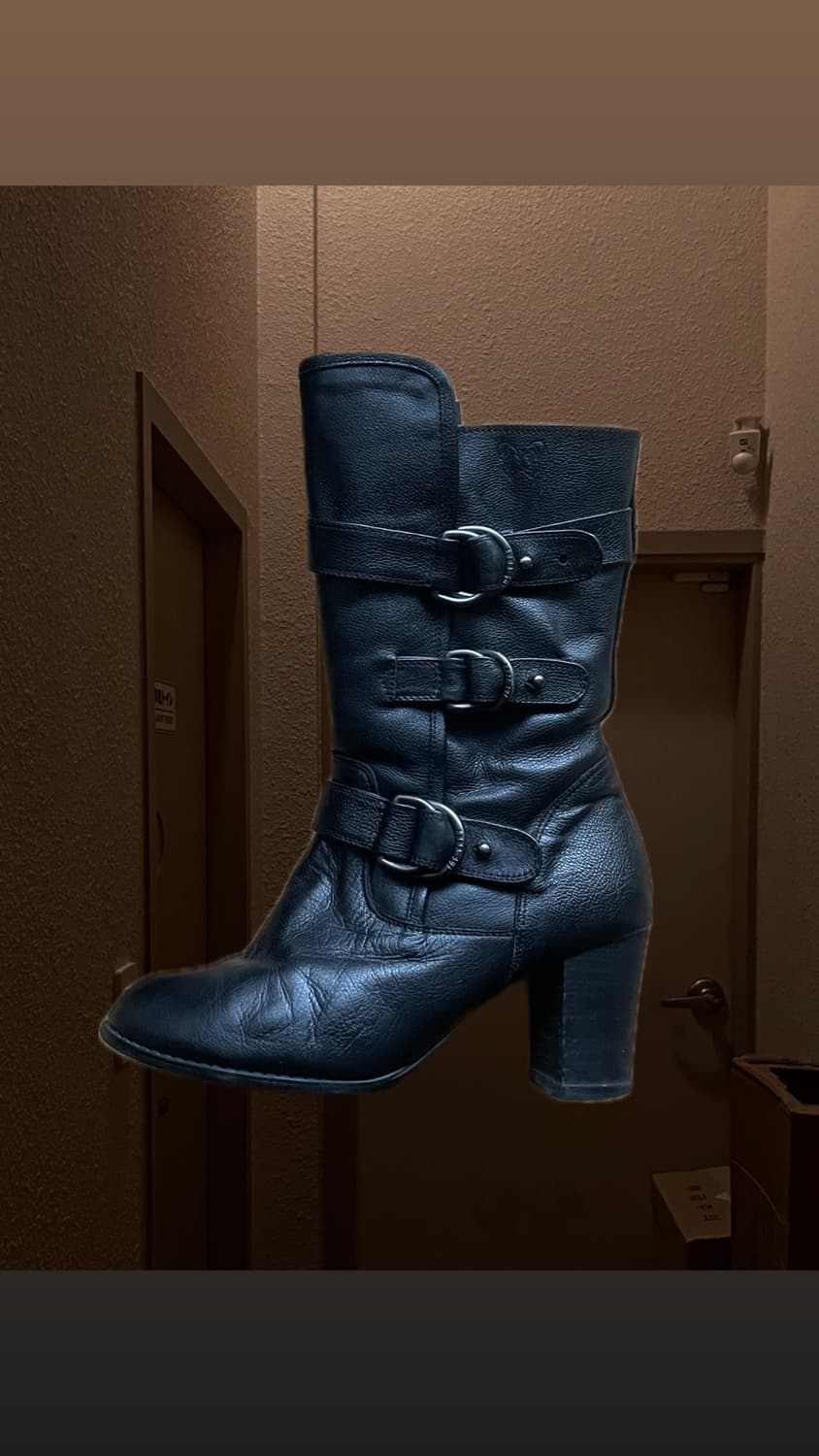 안나수이 나비 멀티버클 레더 부츠 상품이미지1