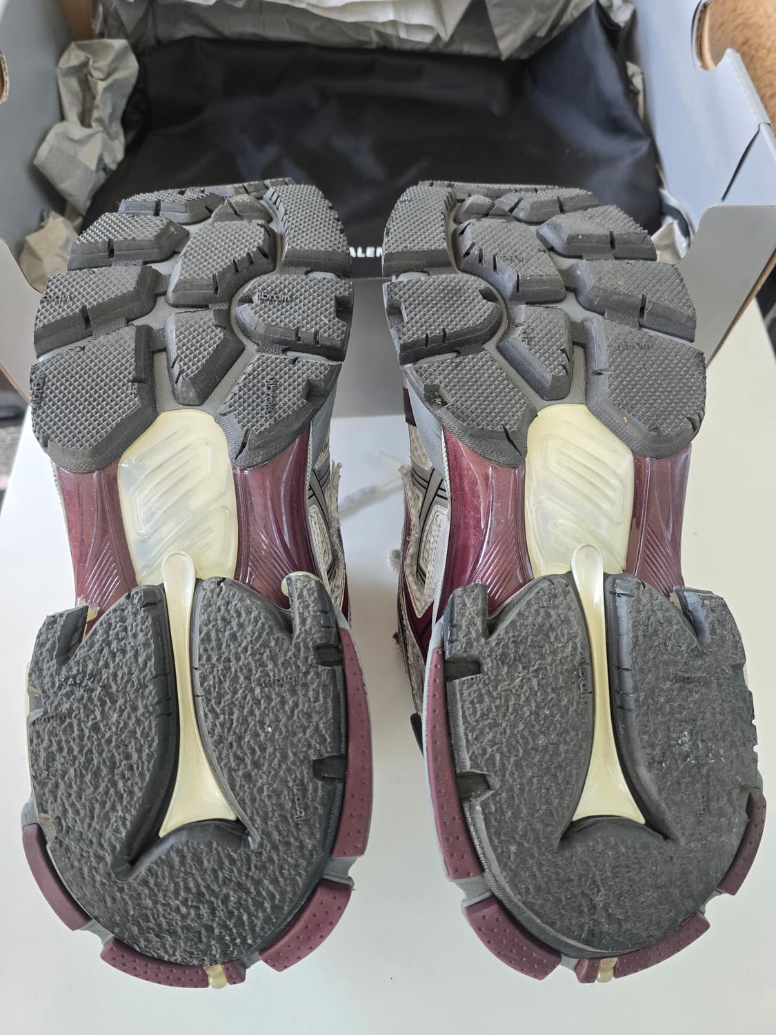 발렌시아가 러너스니커즈 버건디(42) 상품이미지9