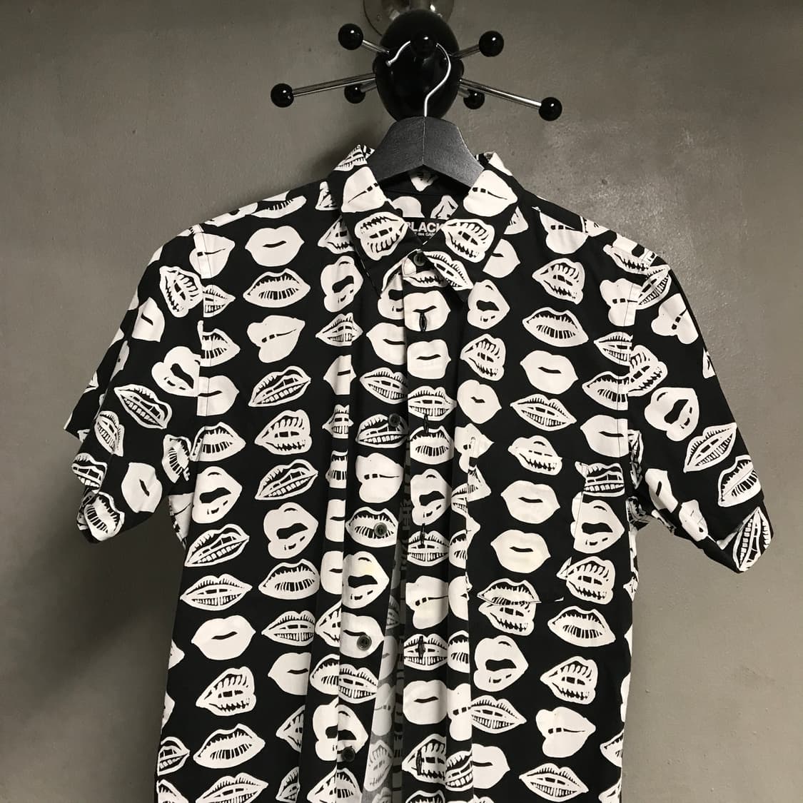 꼼데가르송 블랙 반팔 셔츠 M 상품이미지2