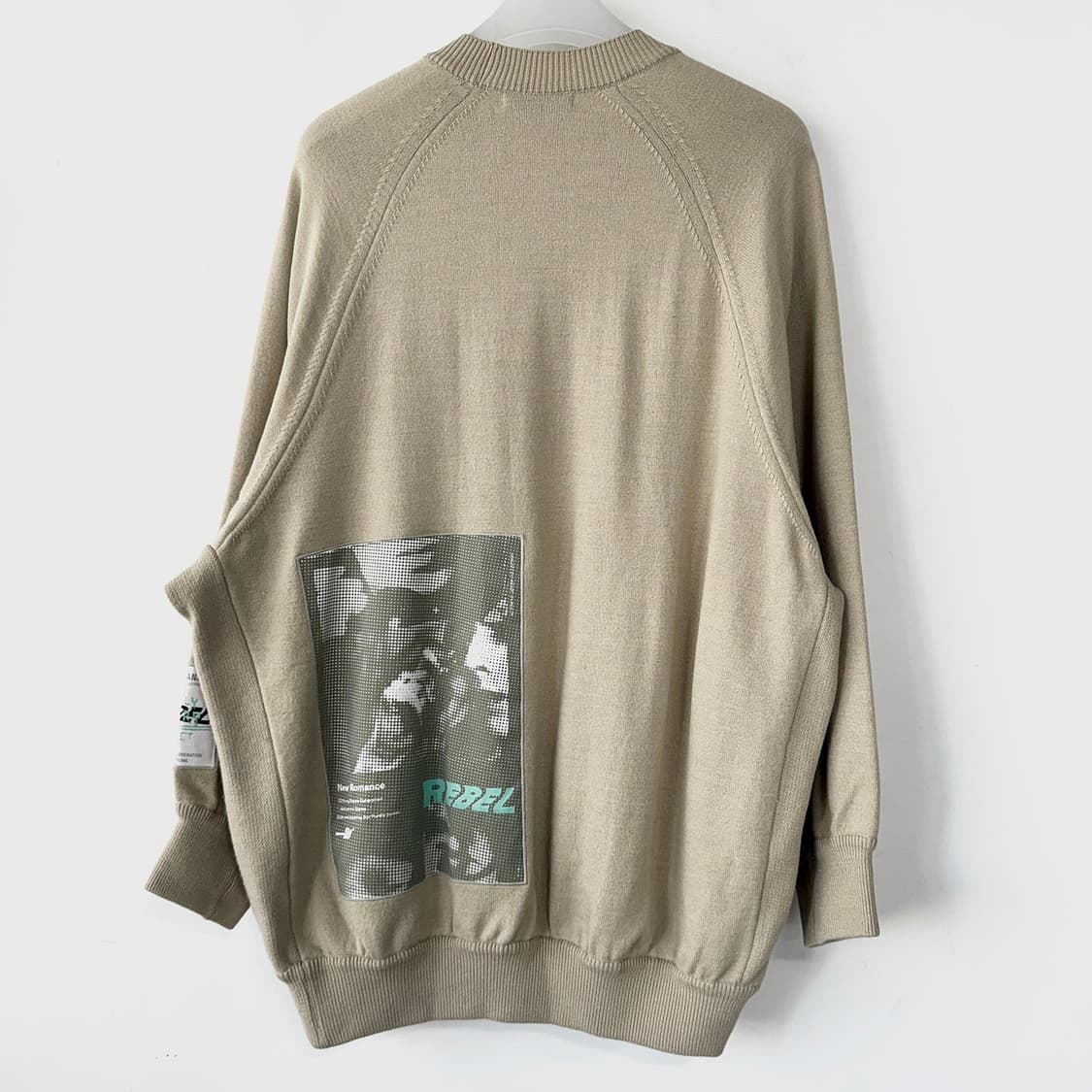 시스템 그래픽 패치 루즈핏 니트 탑 상품이미지5