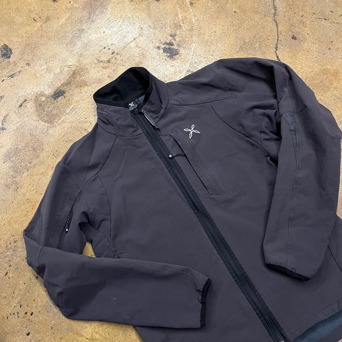 [정품/M] 몬츄라 소프트쉘 자켓 다크그레이 b10 상품이미지1