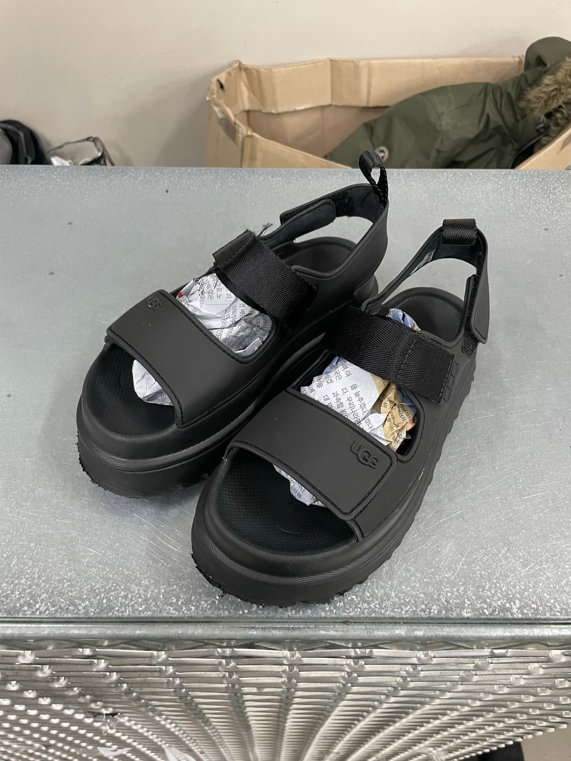 어그 골든글로우 바이슨 블랙 220 상품이미지2