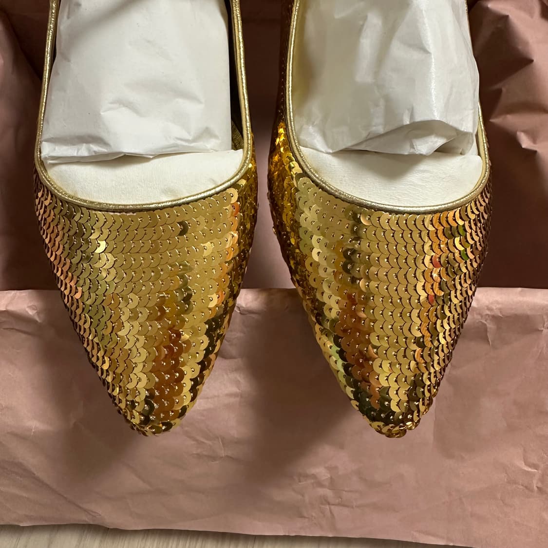 미우미우 골드 시퀸 메리제인 플랫 36.5사이즈 / 새상품  상품이미지2