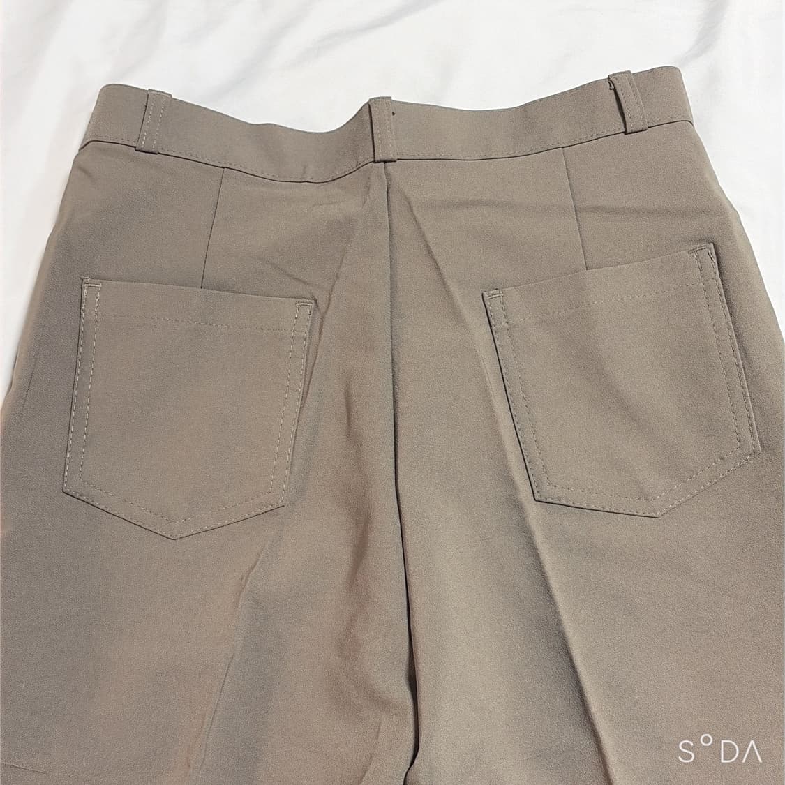 펜디 FF 로고 패턴 슬랙스 팬츠 카키베이지 상품이미지8