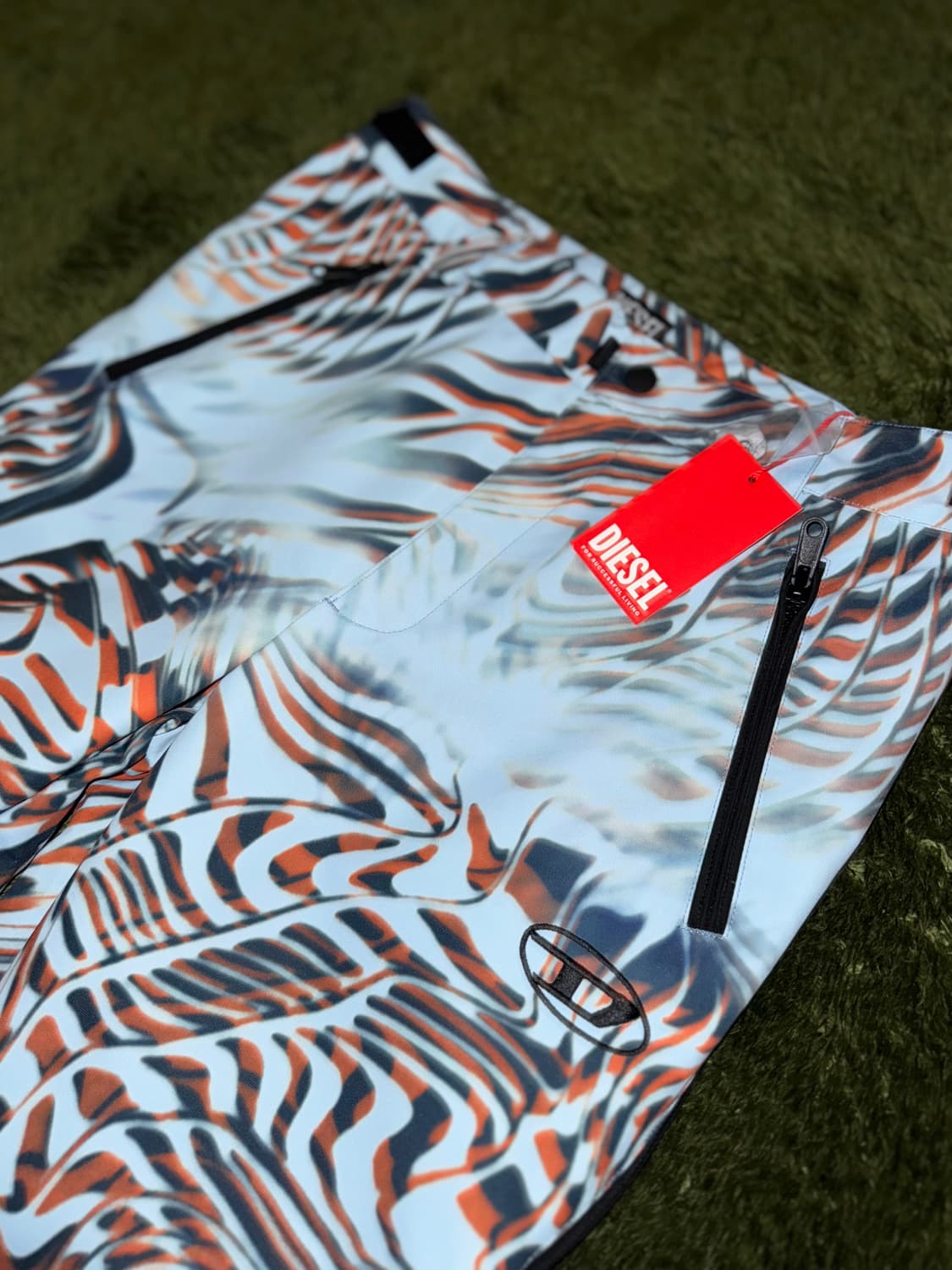 [32] 디젤 옵티컬 그래픽 엠브로더리 로고 부츠컷 팬츠 블루 상품이미지2