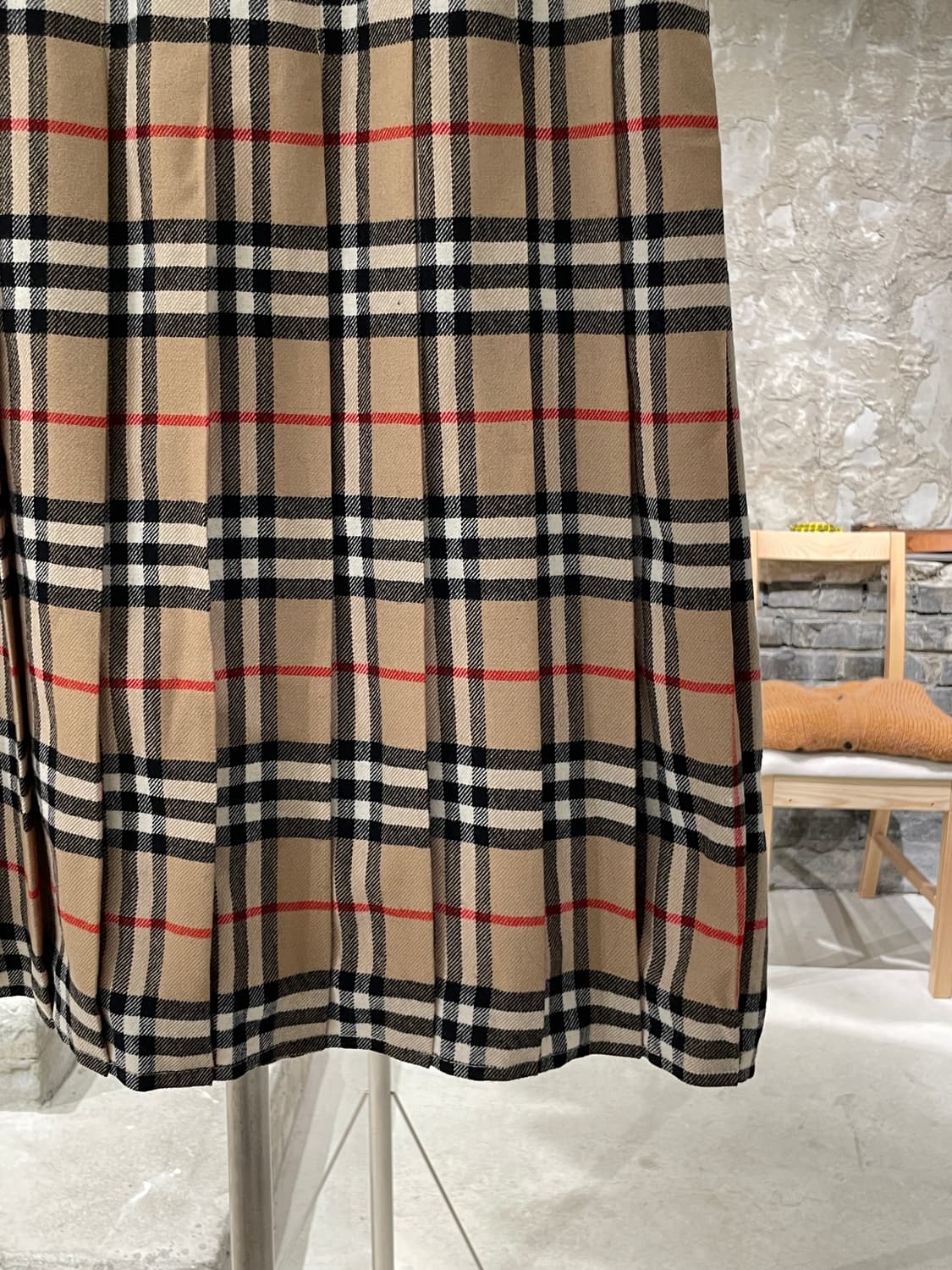 버버리 베이지 노바체크 핀턱 롱 스커트 상품이미지5