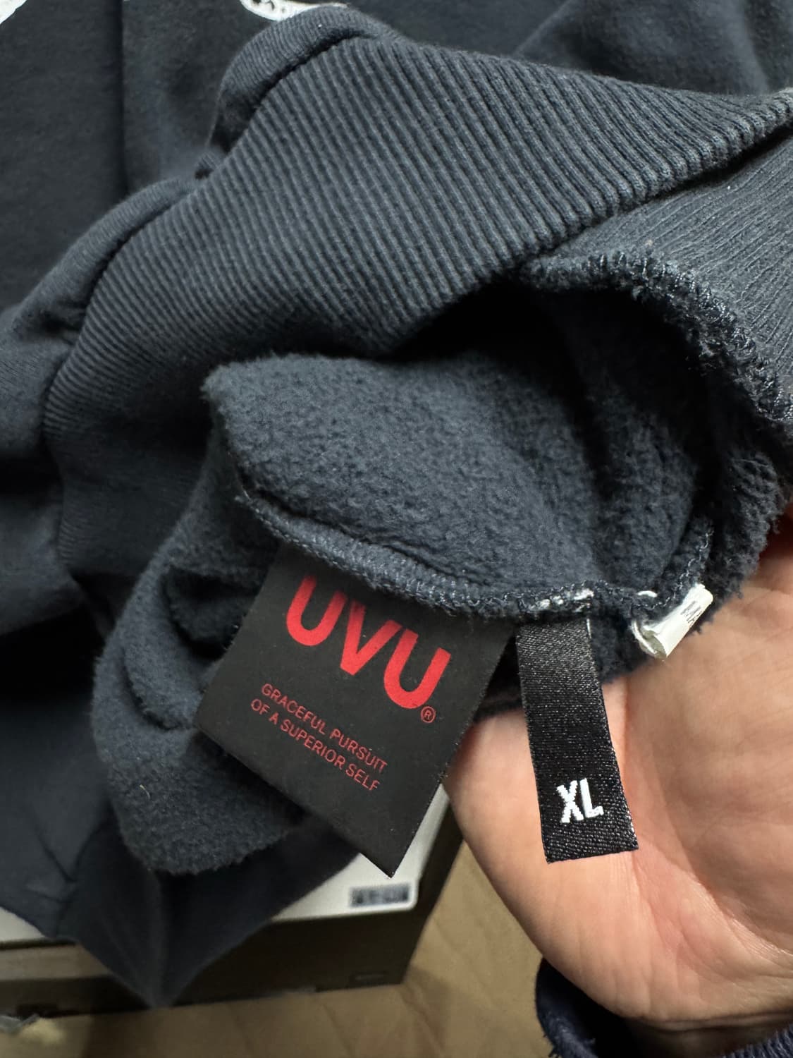 uvu 파리 맨투맨 XL 상품이미지4