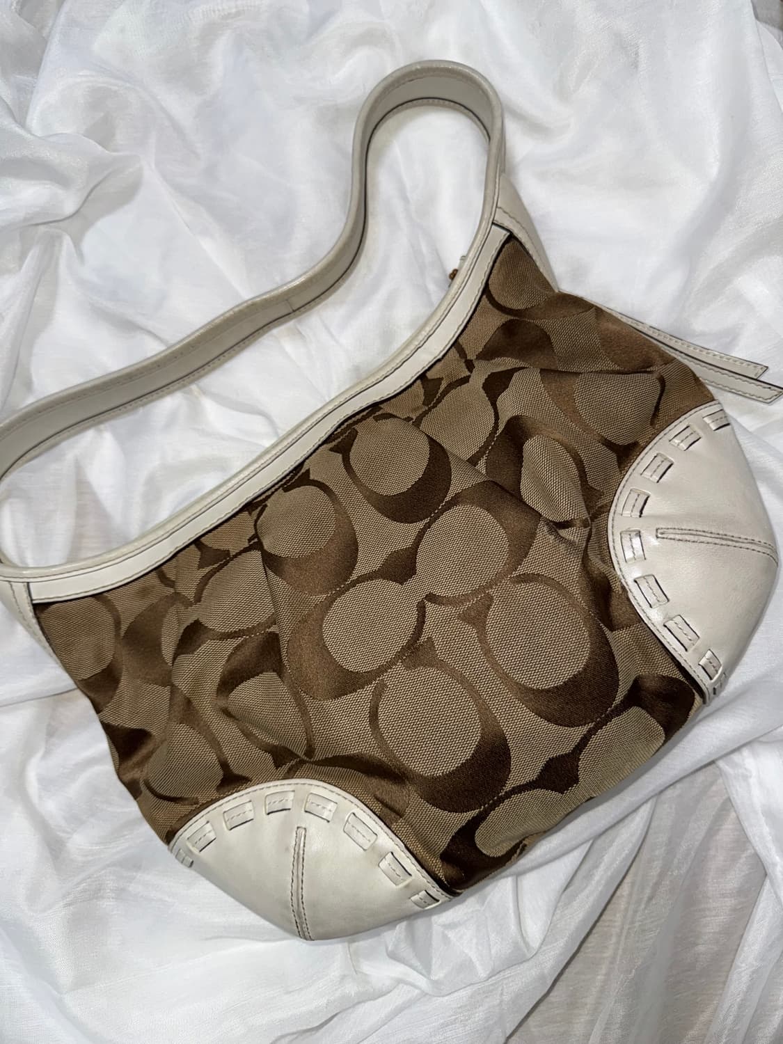 코치 시그니처 숄더백 상품이미지2