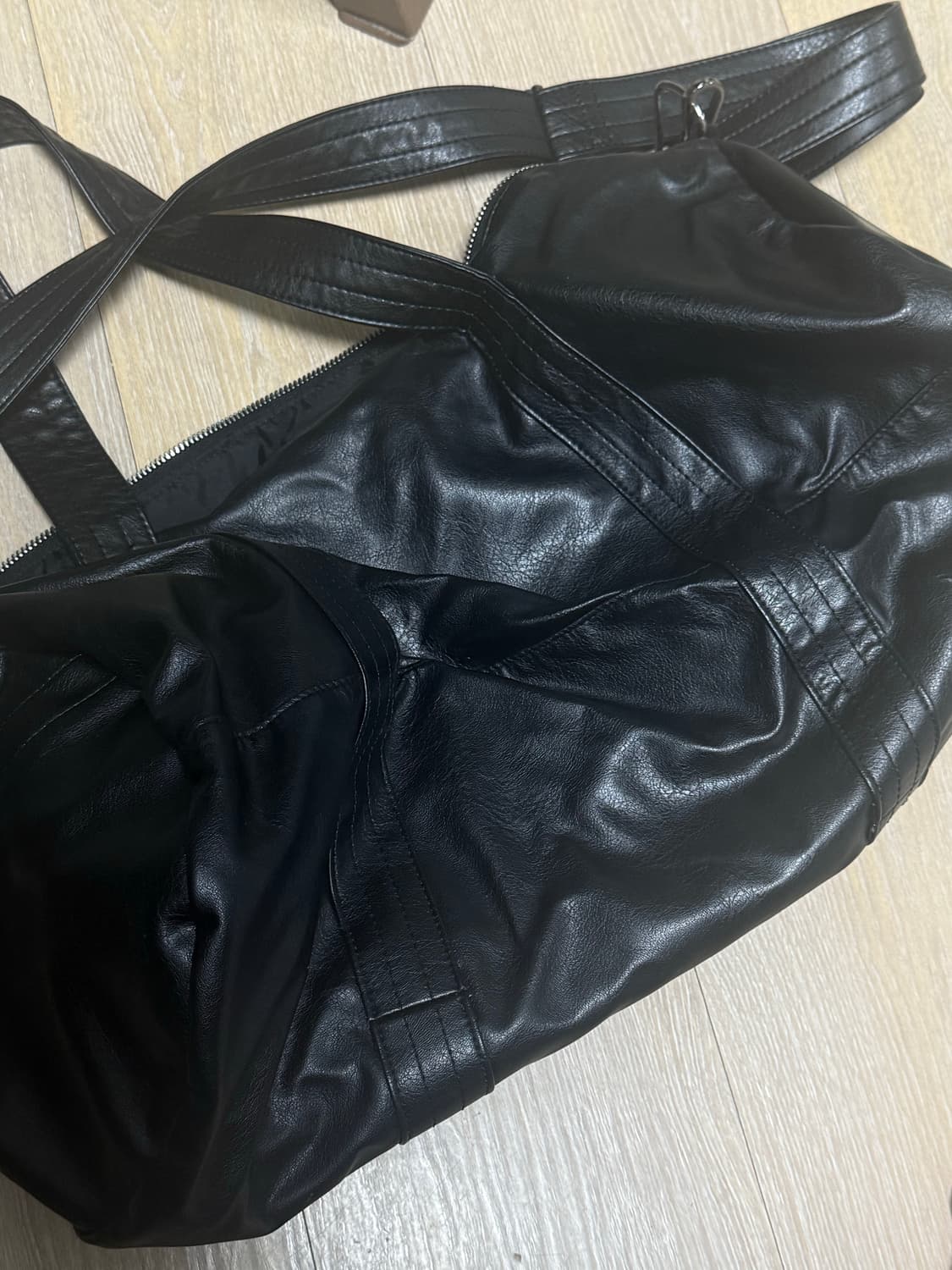 비슬로우 데릭 볼링백 블랙 상품이미지4