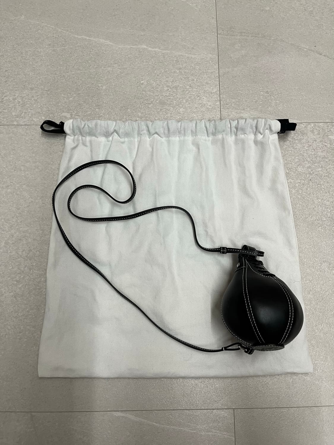 jw앤더슨 나노 펀치 크로스백 상품이미지4