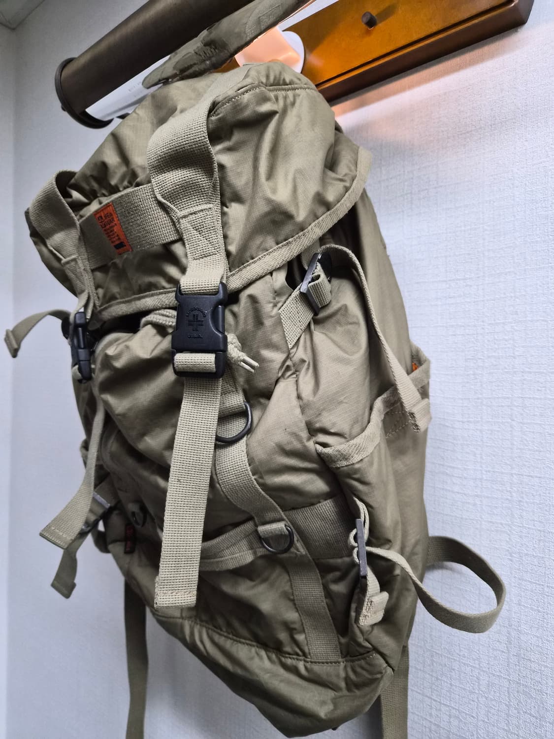 OS) 라이프가드 USA 사막색 백팩 팝니다 상품이미지3