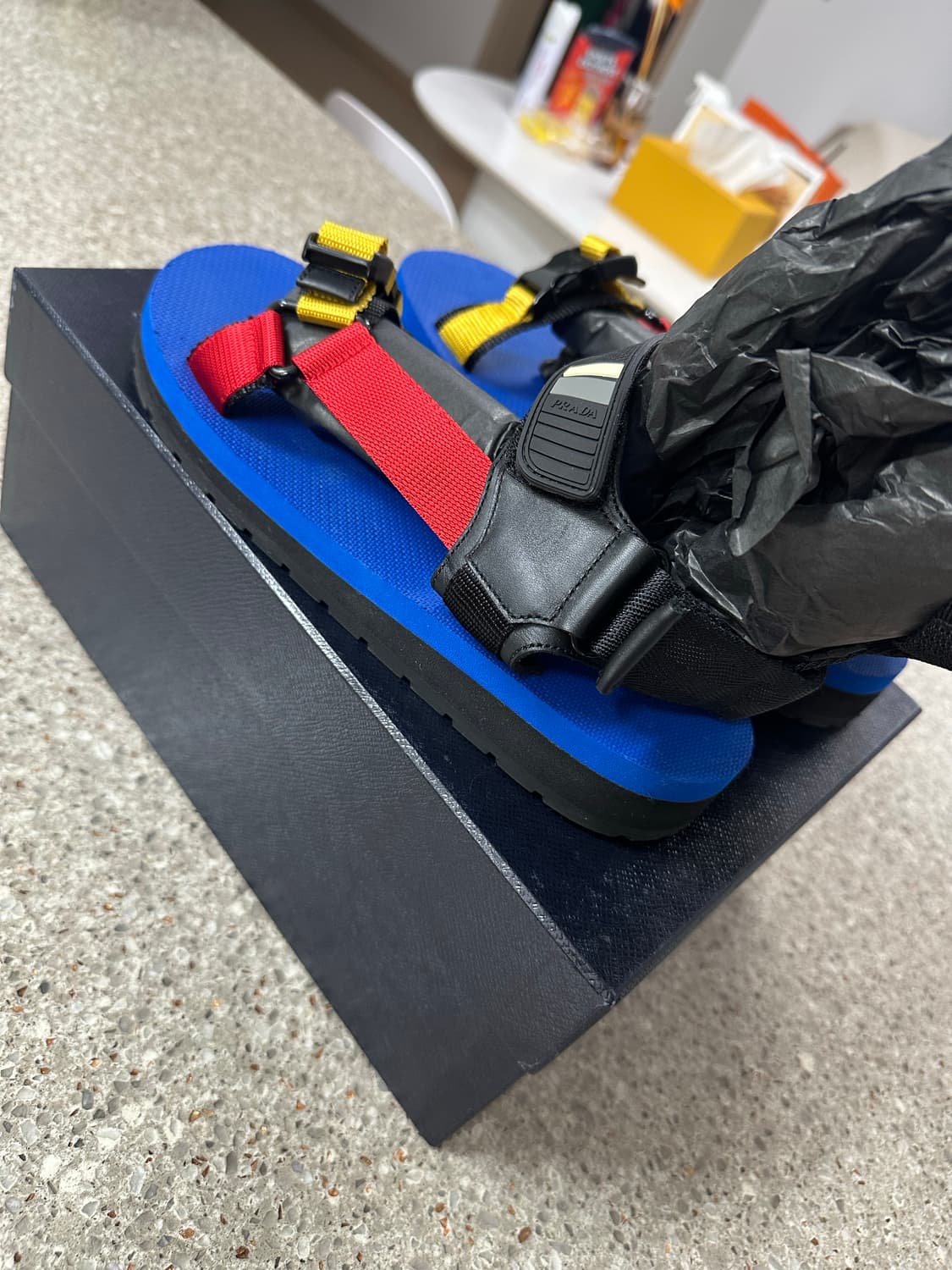 프라다 남성샌들 상품이미지2