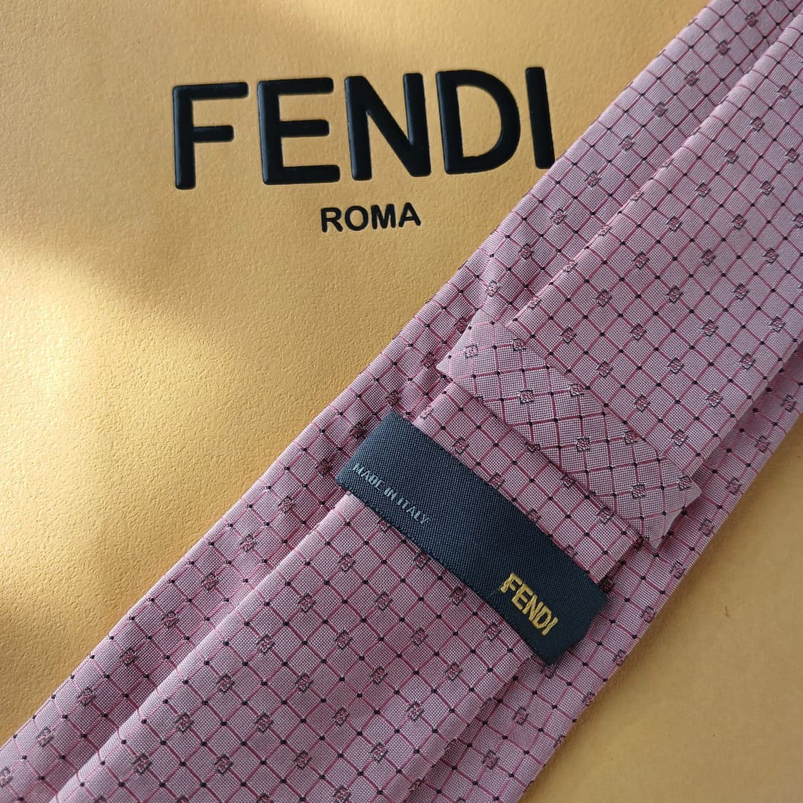 펜디 실크 핑크 자카드 로고 넥타이 8cm A등급 A19484 상품이미지4
