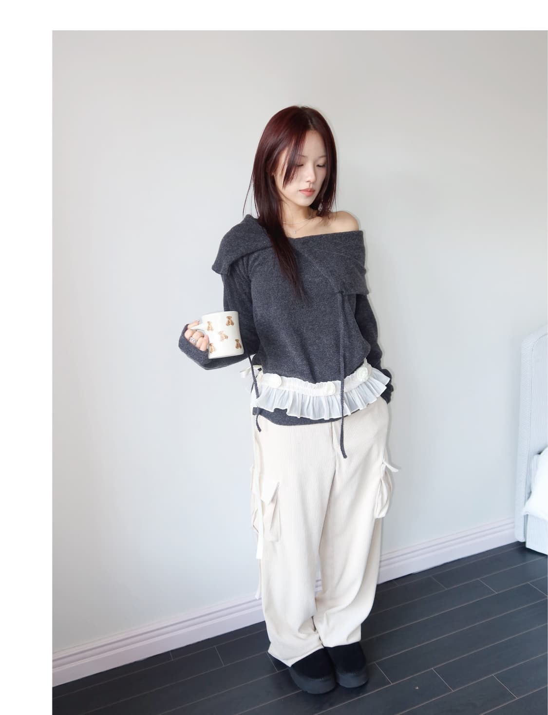 모드니치 오프숄더 니트 챠콜 상품이미지4