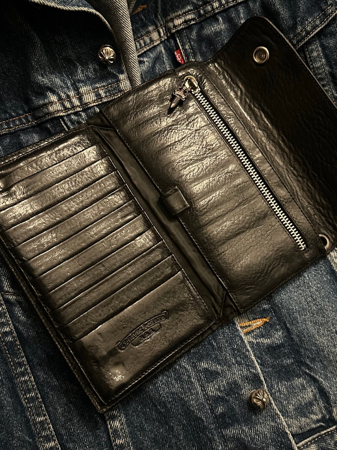 크롬하츠 웨이브 크로스 레더 장지갑 상품이미지4