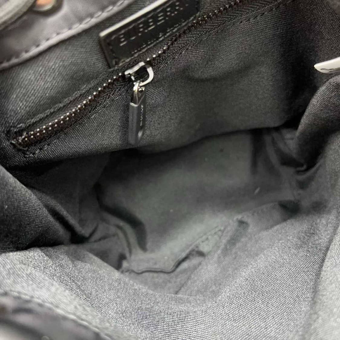 버버리(Burberry) 미니 체크 버킷 백 상품이미지6