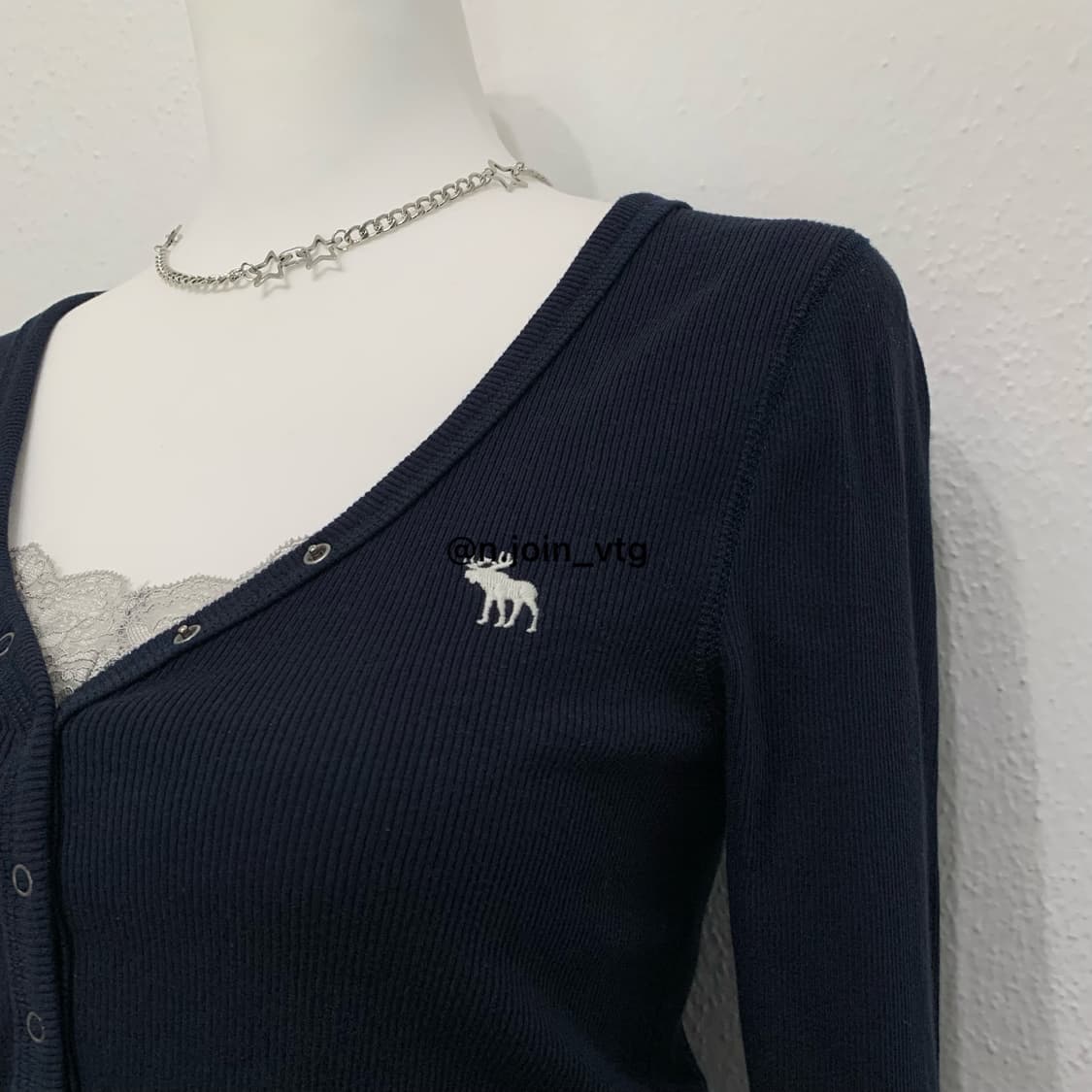 아베크롬비 헨리넥 네이비 롱슬리브 홀리스터 상품이미지2