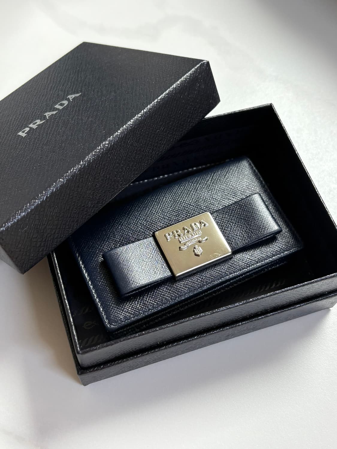 프라다 사피아노 네이비 리본 반지갑 유일매물 상품이미지1
