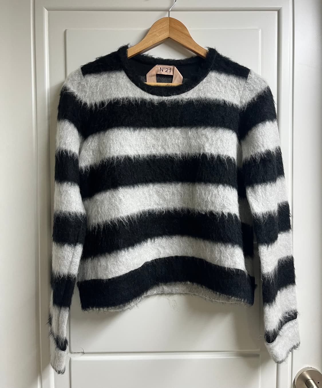 N°21 스트라이프 니트입니다 상품이미지1